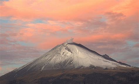 No se acerque a zona de expulsión del volcán Popocatépetl ...