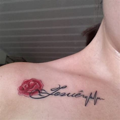 Nombre en Flor Rosa   Tatuajes para Mujeres