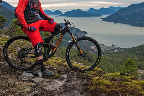 Norco Range Carbon up date s the ante on their Enduro ...