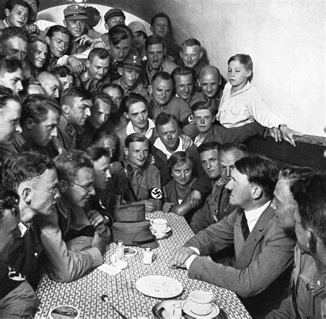 NSDAP Mitgliedszahlen: So viele Deutsche kehrten Hitler ...