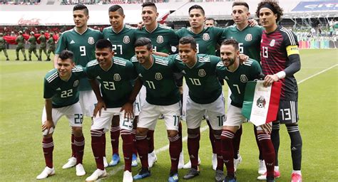 Ocho jugadores de selección mexicana de fútbol asistieron ...