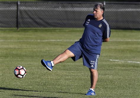 Olarticoechea dirigirá selección argentina de fútbol en ...