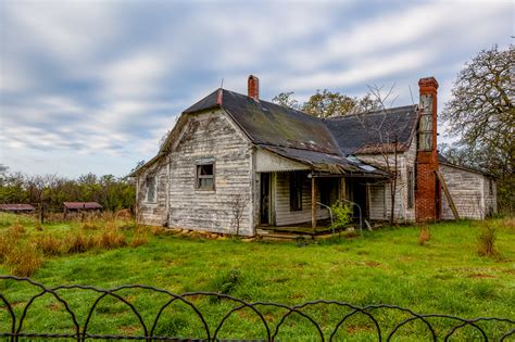 Old Abandoned Farmhouse | The old Jones farm house. On ...
