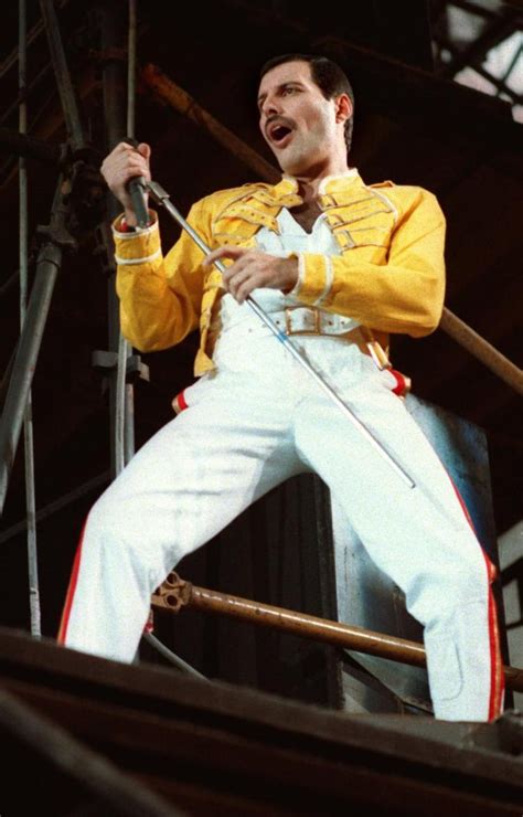 On Freddie Mercury’s birthday, 11 other HIV related deaths ...