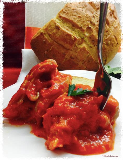 Oreja con salsa de tomate y pimientos – Mantel Bleu