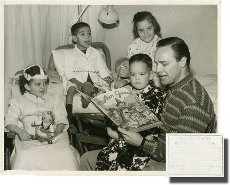 Original photograph of Marlon Brando reading to children ...