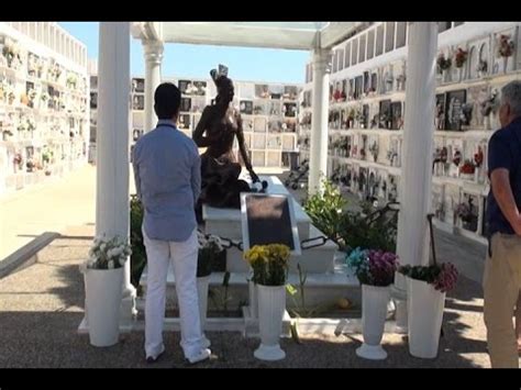 Ortega Cano visita la tumba de Rocío Jurado   YouTube