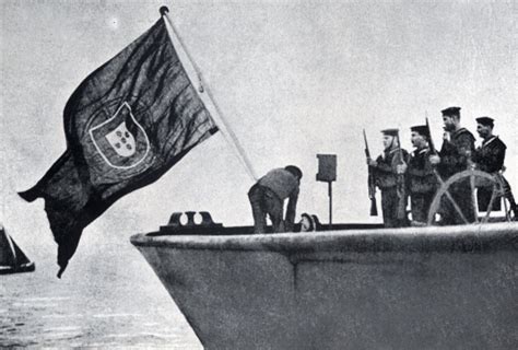 Os 72 navios alemães que levaram à entrada de Portugal na ...