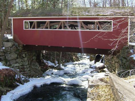 Oxford, CT : Covered Bridge in Southford Falls State Park ...