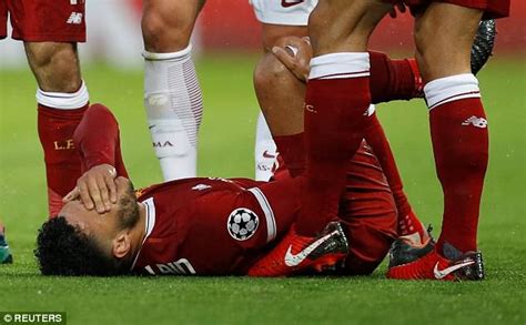 Oxlade Chamberlain down injured in less than 20mins into ...