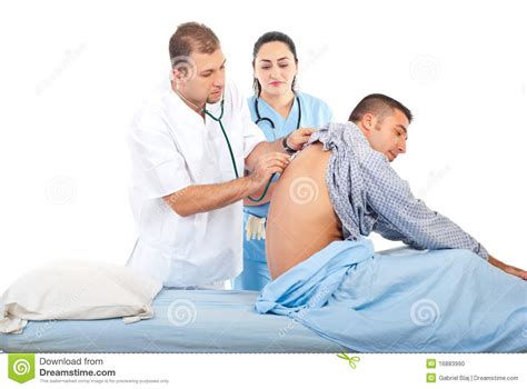 Paciente Masculino Del Chequeo Del Doctor En Hospital Foto ...