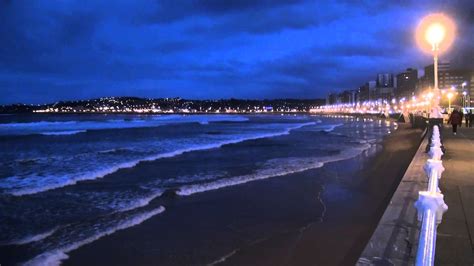 Paisaje: La noche en la playa de San Lorenzo de Gijón ...