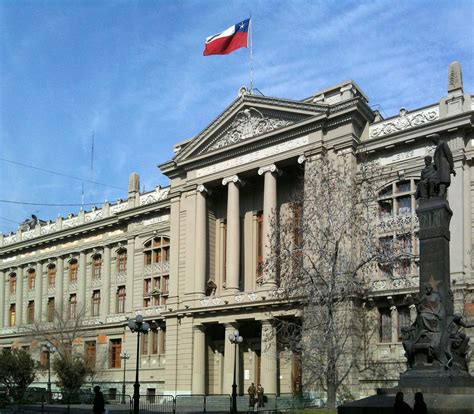 Palacio de los Tribunales de Justicia de Santiago ...