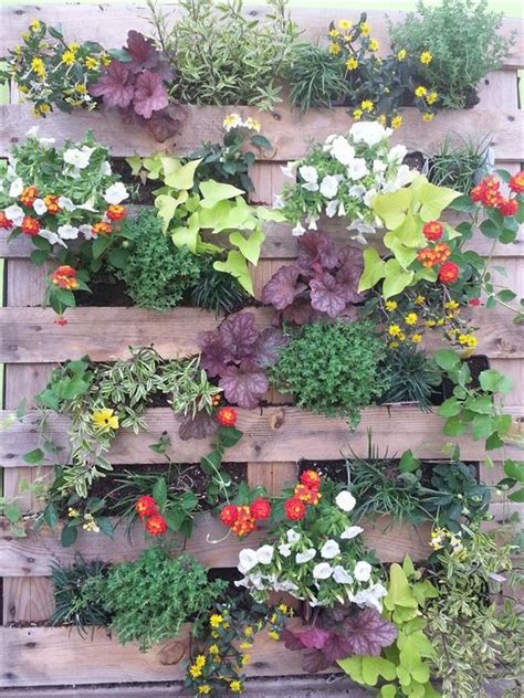 Pallet Garden   Landscaping with Pallets | Pallet ...