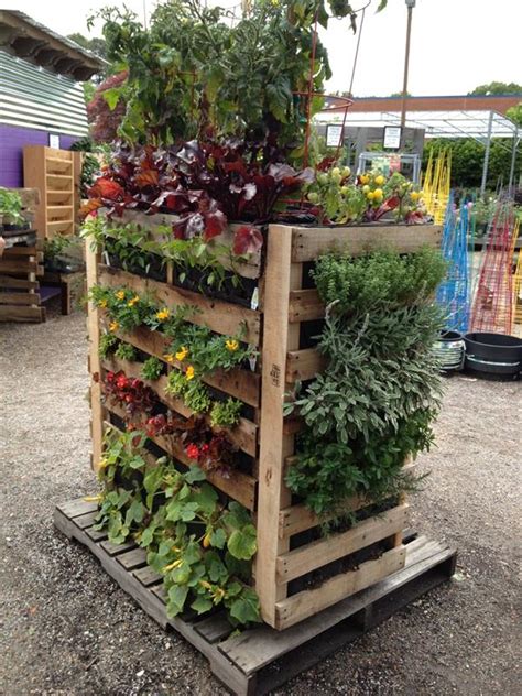 Pallet Garden   Landscaping with Pallets | Pallet ...