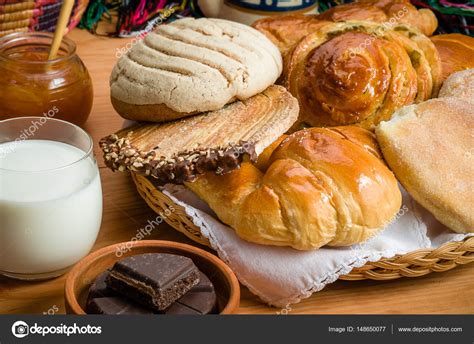 Pan dulce mexicano — Fotos de Stock © agcuesta1 #148650077