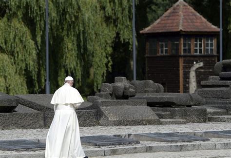 Papa Francisco visita Auschwitz   La Prensa