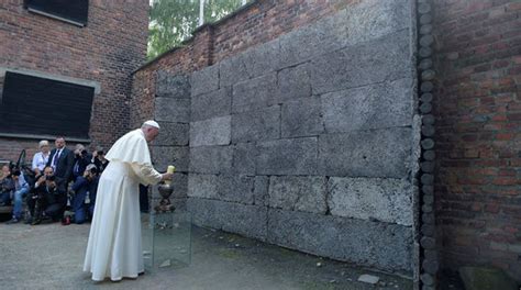 Papa Francisco visitó campo de exterminio nazi de ...