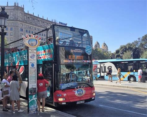 Parada de autobús en la plaza Cataluña   Picture of ...