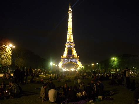 París de noche: 7 planes para cada tipo de viajero ...