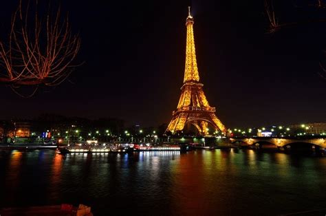 París de Noche; Paseo por las Calles Parisinas Iluminadas