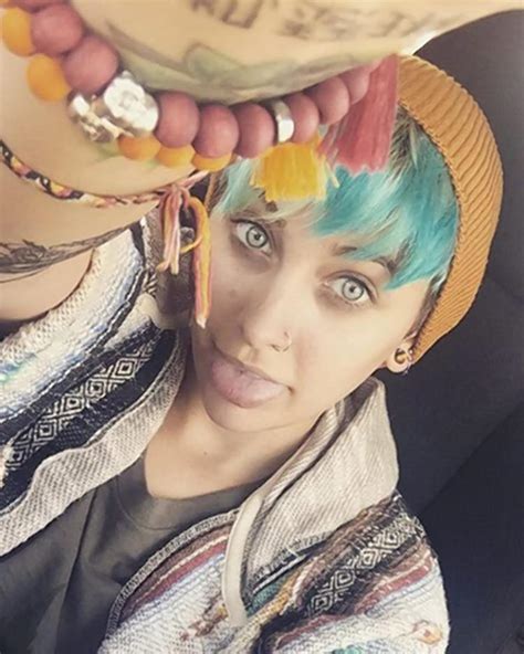 Paris Jackson dyes her hair turquoise to match prom date’s ...