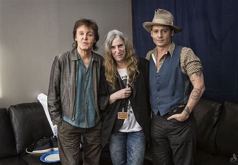 Patti Smith y Johnny Depp, en el nuevo vídeo de Paul ...