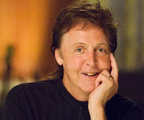 Paul McCartney Biography   Childhood, Life Achievements ...