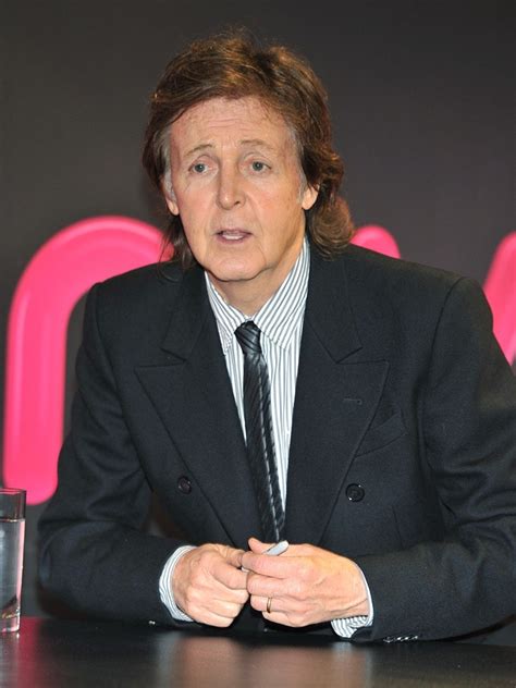 Paul McCartney Picture 165   Paul McCartney Signs Copies ...