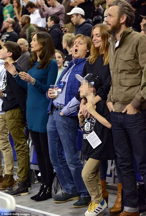 Paul McCartney takes daughter Stella and family out to a ...