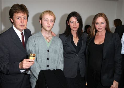 Paul with his kids James, Mary and Stella   Paul McCartney ...