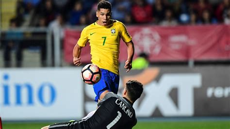 Paulinho: Brazil s Mr Versatile   FIFA.com