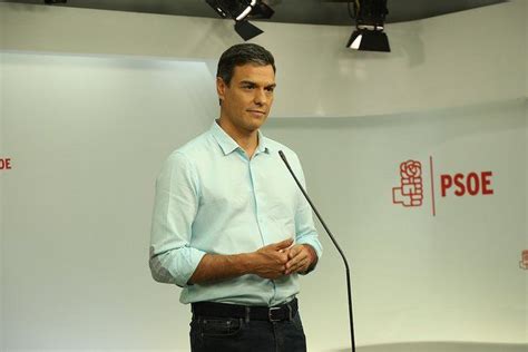 Pedro Sánchez vence al establishment del PSOE   Liverdades