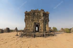 Phnom bakheng Temple in Angkor. Siem reap, UNESCO site ...