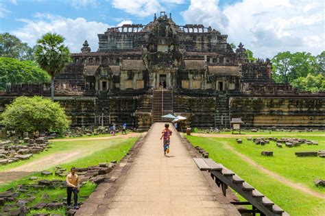 Photo Essay: Exploring Angkor Wat Temple Complex in ...