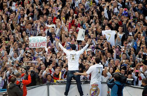 PHOTO GALLERY: Real Madrid clinch La Liga title ...