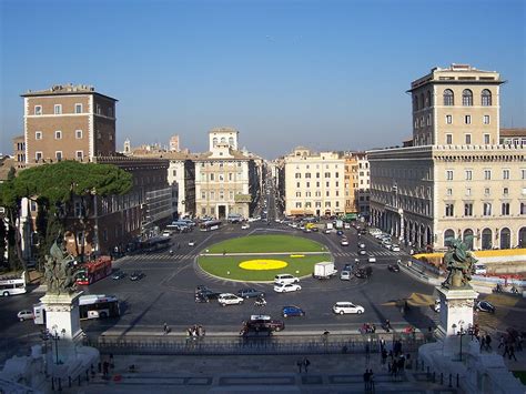 Piazza Venezia — Wikipédia