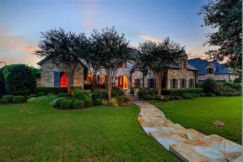 [Pics] Selena Gomez Lists Texas Mansion For Sale – Z103.5