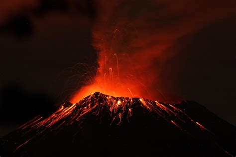 Pictures: Mexico Volcano Spews Ash 2 Miles High