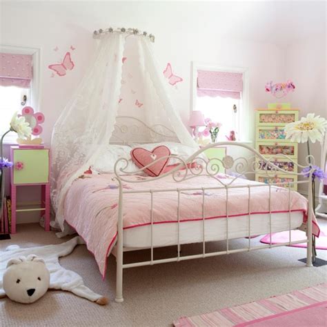 Pink girls bedroom | country farm lodge house ...