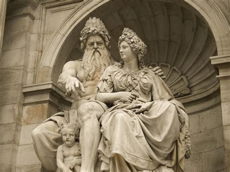 Pixel Works: Statue of Zeus and Hera in Albertina Square ...