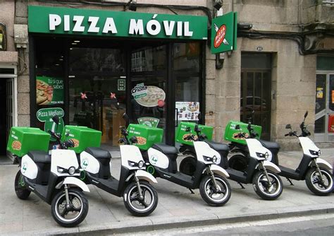 Pizza Móvil adquiere 5 motos eléctricas Scutum en Vigo ...