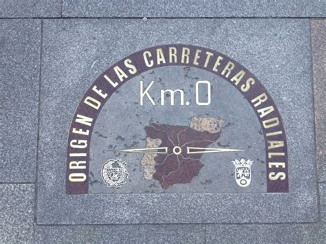 Placa del km 0 en Madrid, España | Villa de Alcazarén