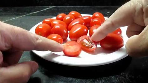 Plantar Tomates En Maceta. Tomates Cherry. Plantar Tomates ...