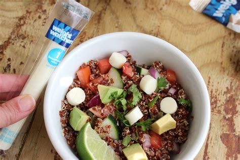 Plato de Quinoa con Tomate, Aguacate y Queso