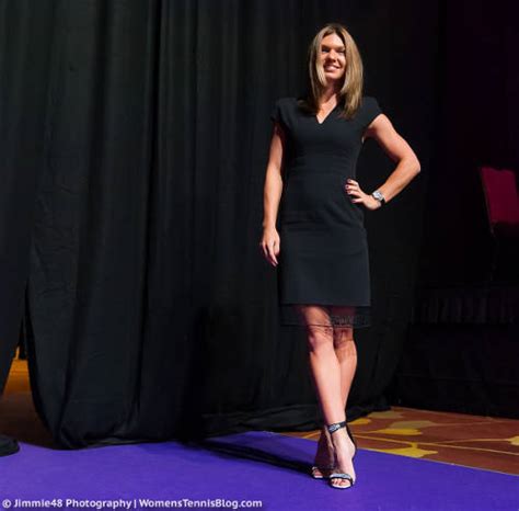 Players hit the purple red carpet at the 2017 WTA Finals ...
