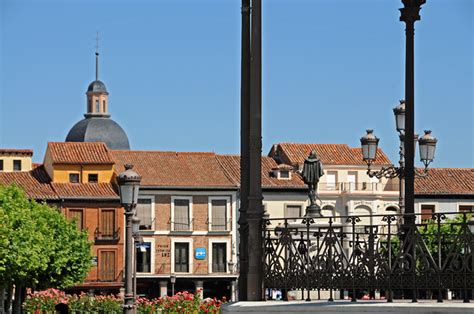 Plaza de Cervantes en Alcalá de Henares Madrid | Turismo ...