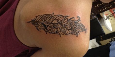 Pluma tatuaje   significado y plantillas