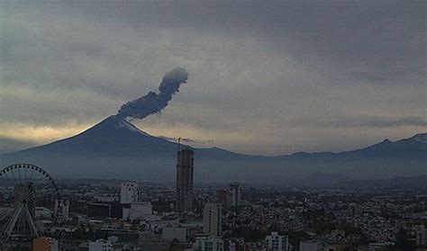 Popocatépetl volcano eruption: Town on alert as ash spews ...