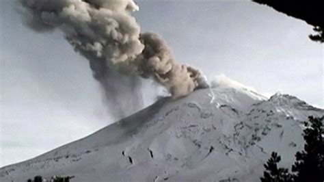 Popocatepetl Volcano Explodes in Mexico   TODAY.com